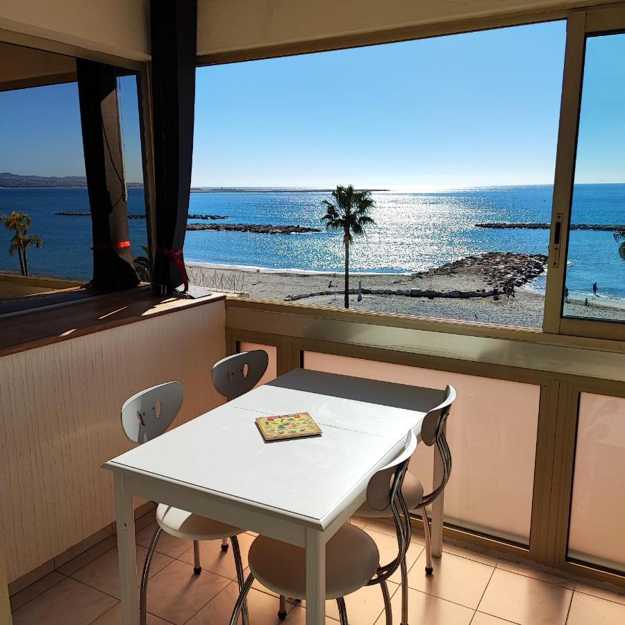 Grand Studio Bord De Mer- Acces Direct Aux Plages Saint-Laurent-du-Var Eksteriør bilde
