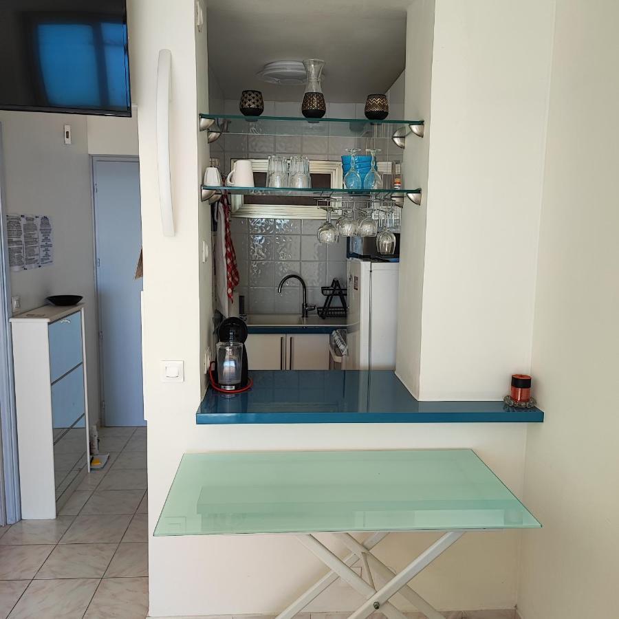 Grand Studio Bord De Mer- Acces Direct Aux Plages Saint-Laurent-du-Var Eksteriør bilde