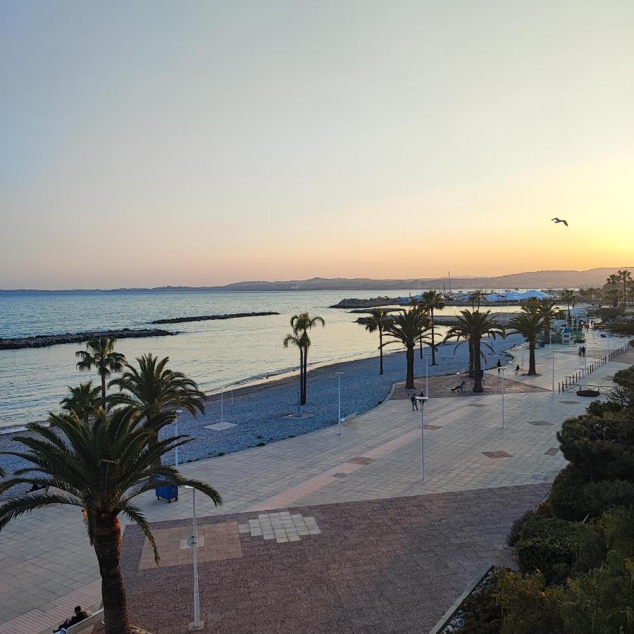 Grand Studio Bord De Mer- Acces Direct Aux Plages Saint-Laurent-du-Var Eksteriør bilde